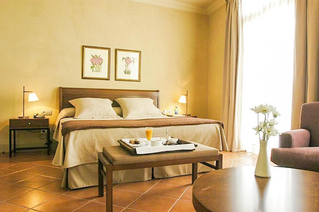 Bremon Boutique Hotel By Duquessa Hotel Collection Cardona Exterior photo