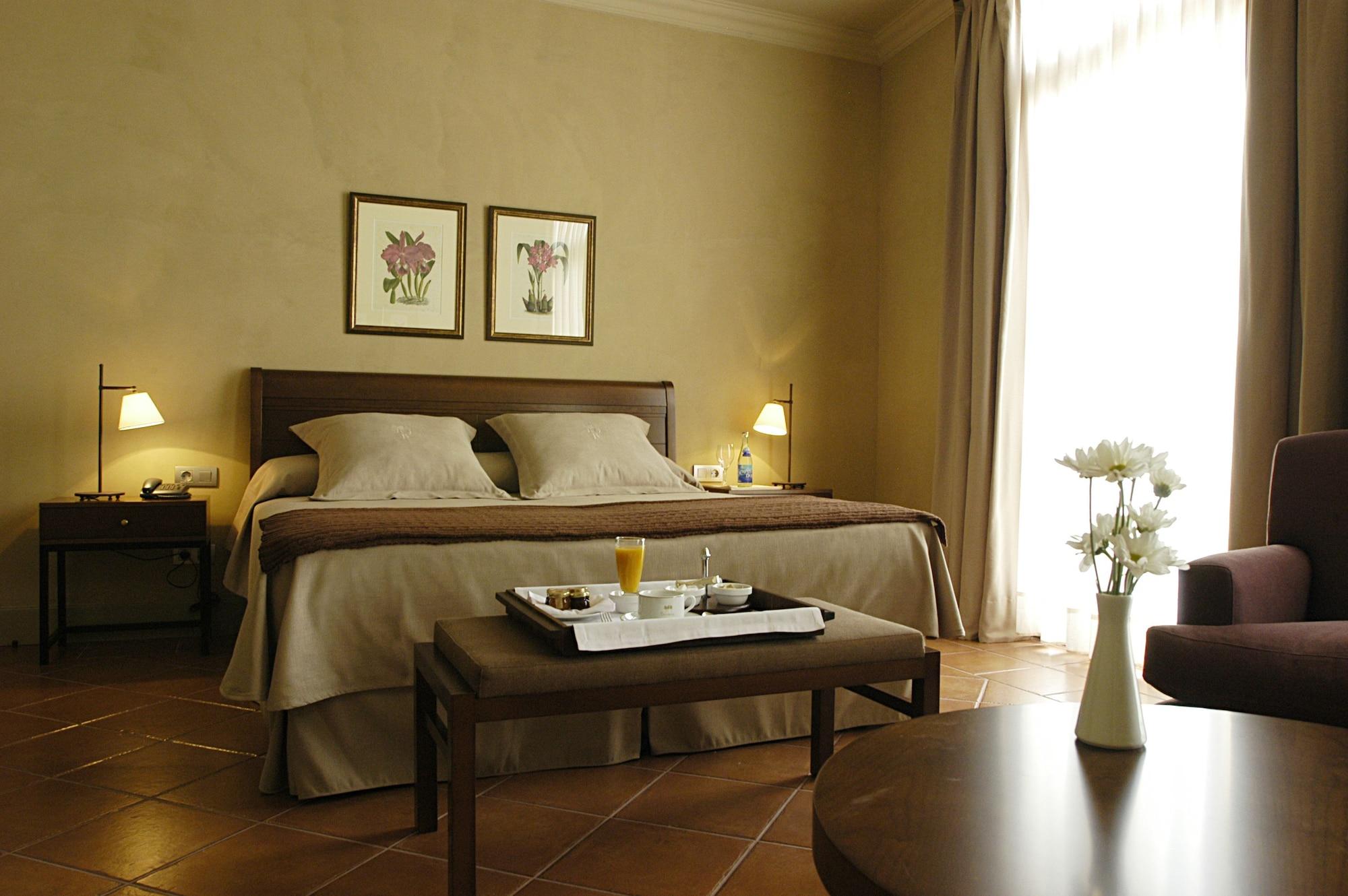 Bremon Boutique Hotel By Duquessa Hotel Collection Cardona Room photo
